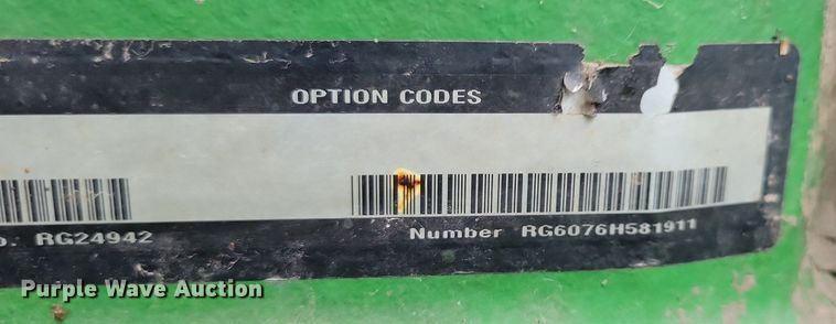 image for item DR4469 1996 John Deere 9500 combine