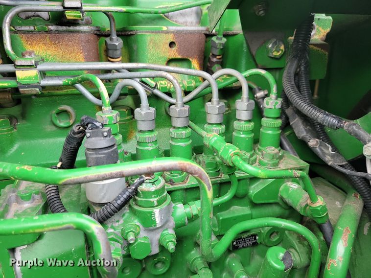 image for item DR4469 1996 John Deere 9500 combine