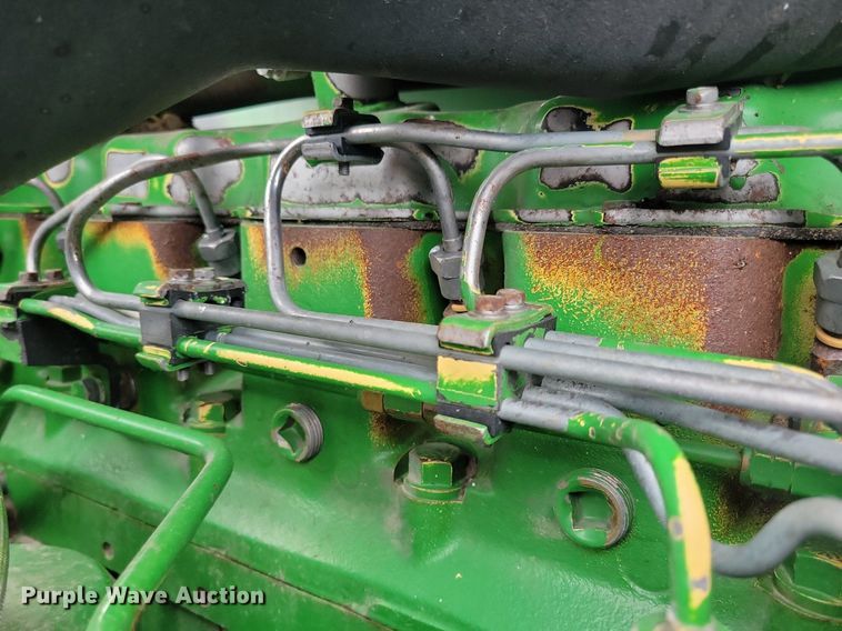 image for item DR4469 1996 John Deere 9500 combine