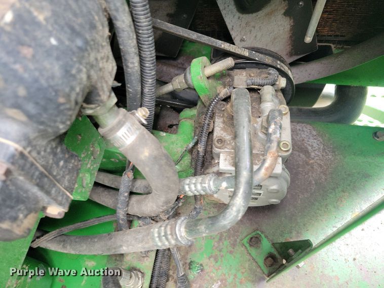 image for item DR4469 1996 John Deere 9500 combine