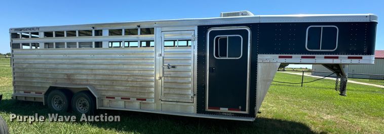 image for item DX1075 2016 Featherlite 8413-7624-STD livestock trailer