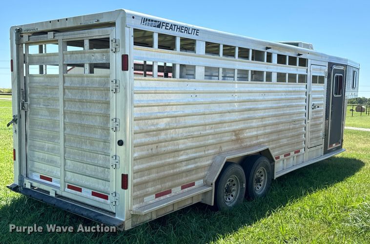 image for item DX1075 2016 Featherlite 8413-7624-STD livestock trailer