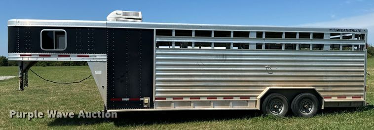 image for item DX1075 2016 Featherlite 8413-7624-STD livestock trailer