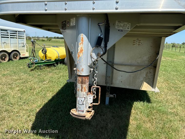 image for item DX1075 2016 Featherlite 8413-7624-STD livestock trailer