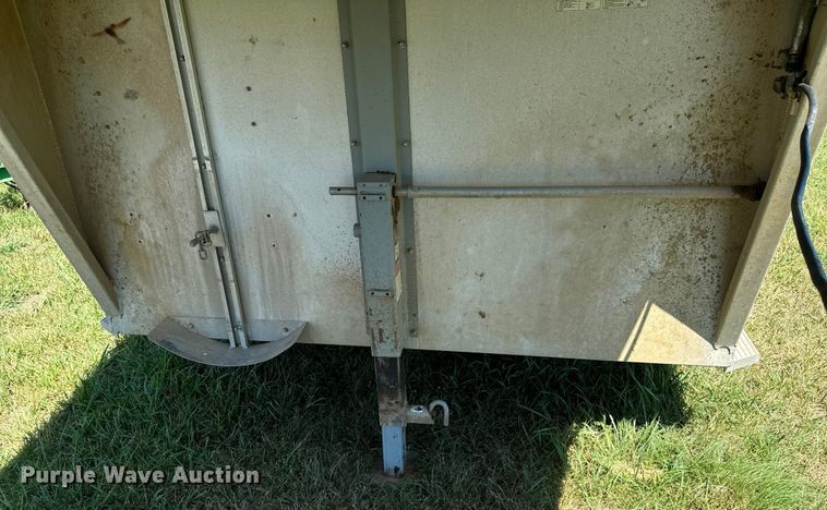 image for item DX1075 2016 Featherlite 8413-7624-STD livestock trailer