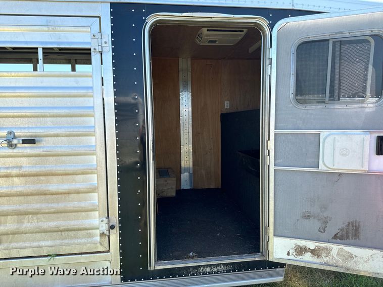 image for item DX1075 2016 Featherlite 8413-7624-STD livestock trailer