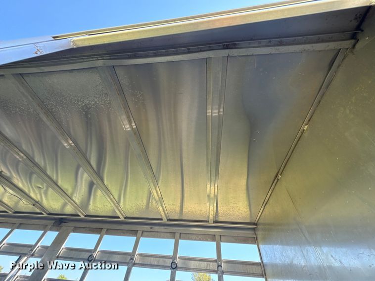 image for item DX1075 2016 Featherlite 8413-7624-STD livestock trailer