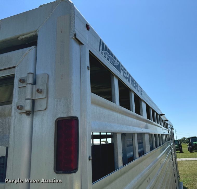 image for item DX1075 2016 Featherlite 8413-7624-STD livestock trailer