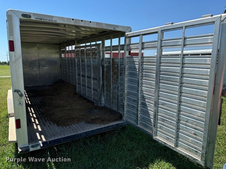 image for item DX1075 2016 Featherlite 8413-7624-STD livestock trailer