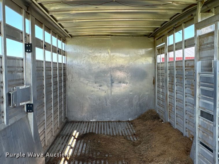 image for item DX1075 2016 Featherlite 8413-7624-STD livestock trailer
