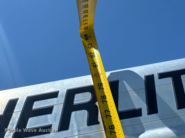 image for item DX1075 2016 Featherlite 8413-7624-STD livestock trailer