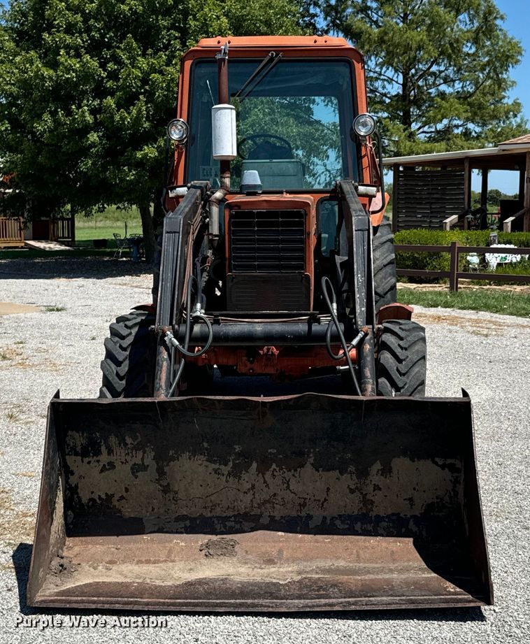 image for item DX1076 1989 Belarus 822 MFWD tractor
