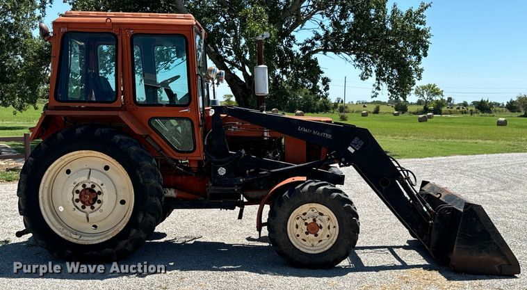 image for item DX1076 1989 Belarus 822 MFWD tractor