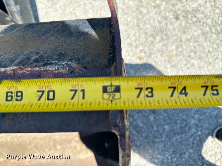 image for item DX1076 1989 Belarus 822 MFWD tractor