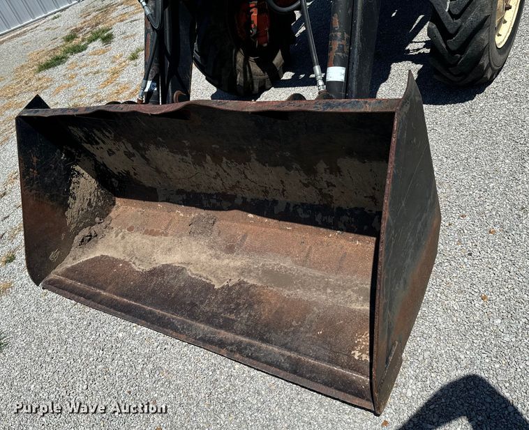 image for item DX1076 1989 Belarus 822 MFWD tractor