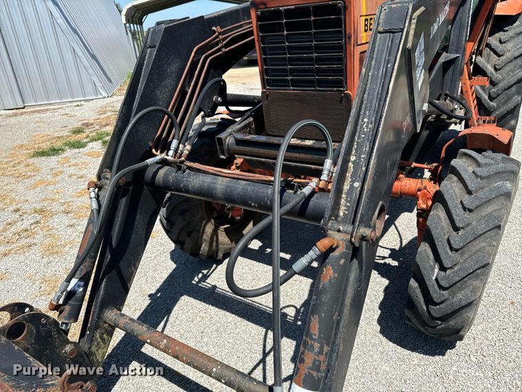 image for item DX1076 1989 Belarus 822 MFWD tractor