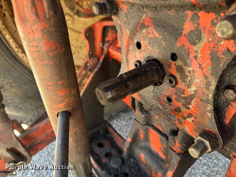 image for item DX1076 1989 Belarus 822 MFWD tractor