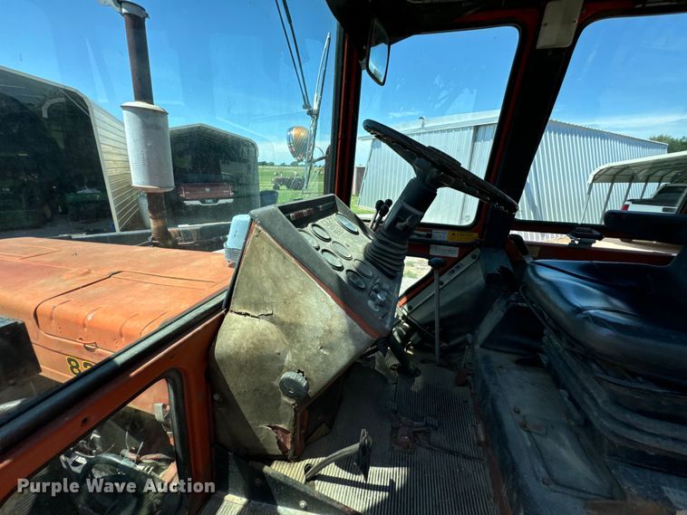 image for item DX1076 1989 Belarus 822 MFWD tractor