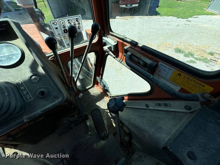 image for item DX1076 1989 Belarus 822 MFWD tractor