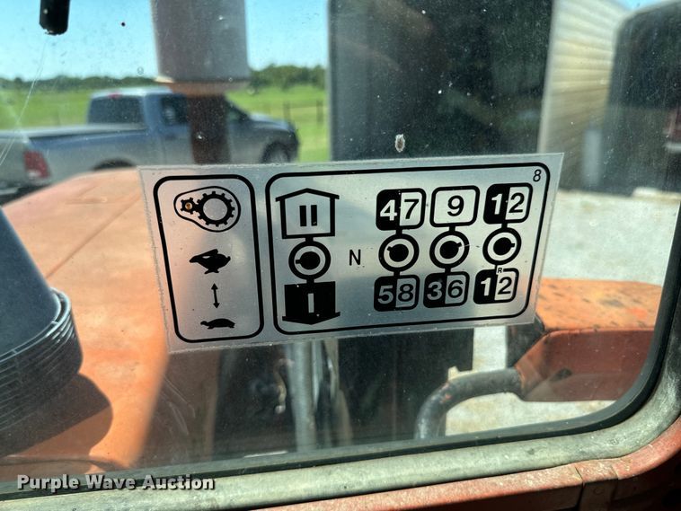 image for item DX1076 1989 Belarus 822 MFWD tractor