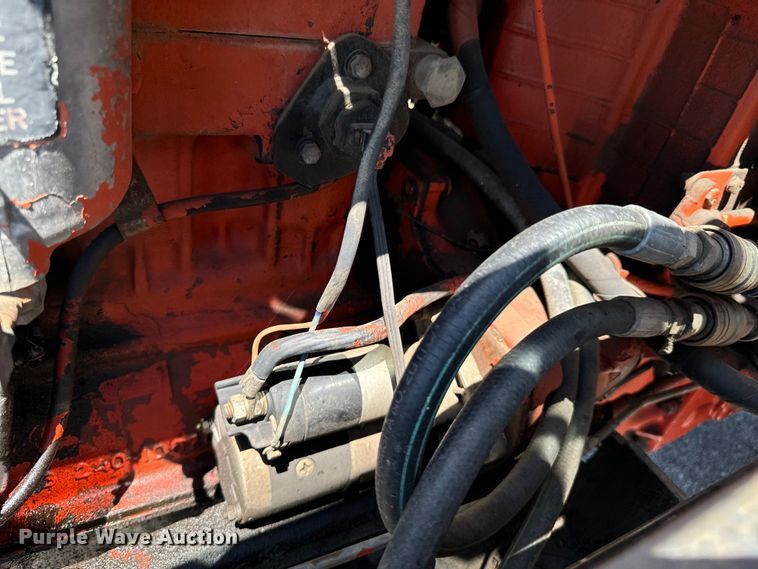 image for item DX1076 1989 Belarus 822 MFWD tractor