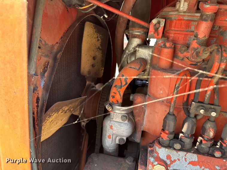 image for item DX1076 1989 Belarus 822 MFWD tractor