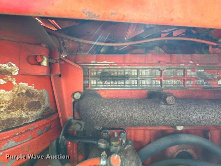 image for item DX1076 1989 Belarus 822 MFWD tractor