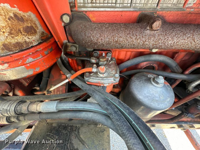 image for item DX1076 1989 Belarus 822 MFWD tractor