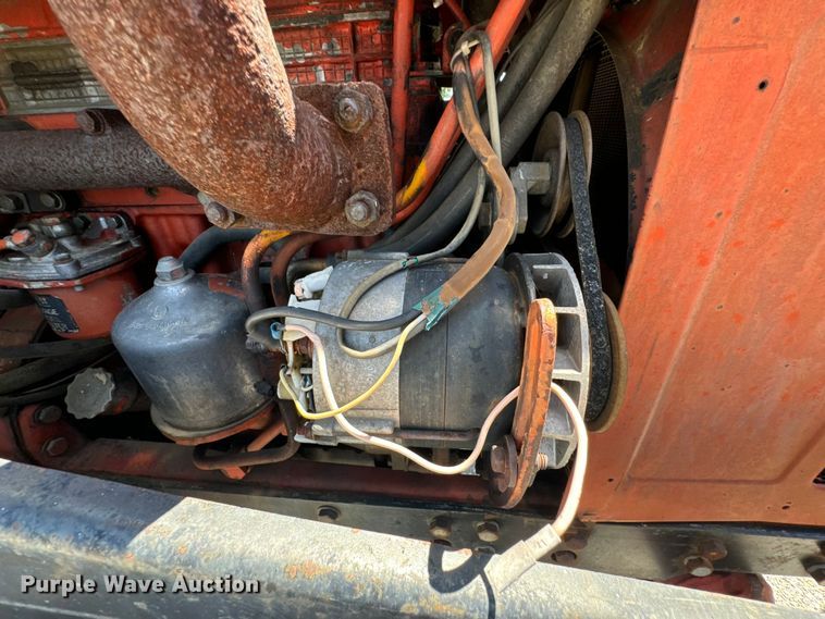 image for item DX1076 1989 Belarus 822 MFWD tractor