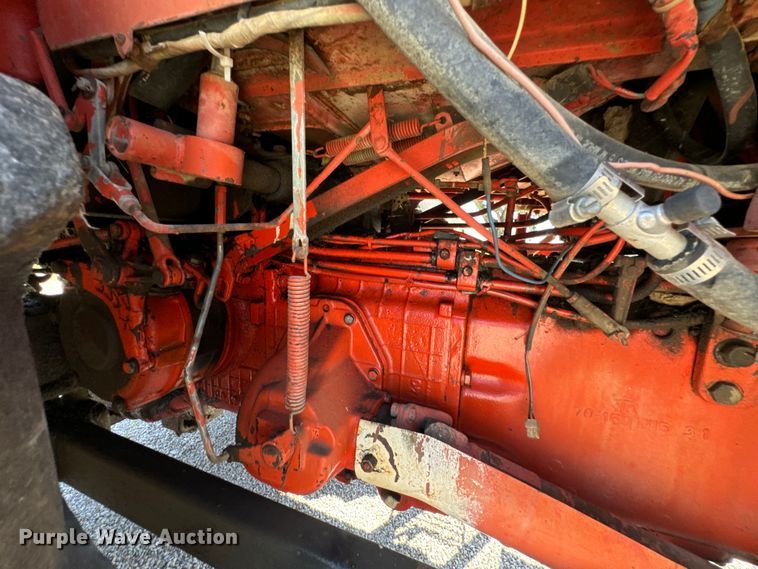 image for item DX1076 1989 Belarus 822 MFWD tractor