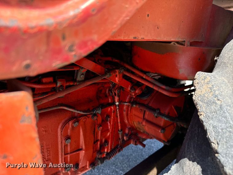 image for item DX1076 1989 Belarus 822 MFWD tractor