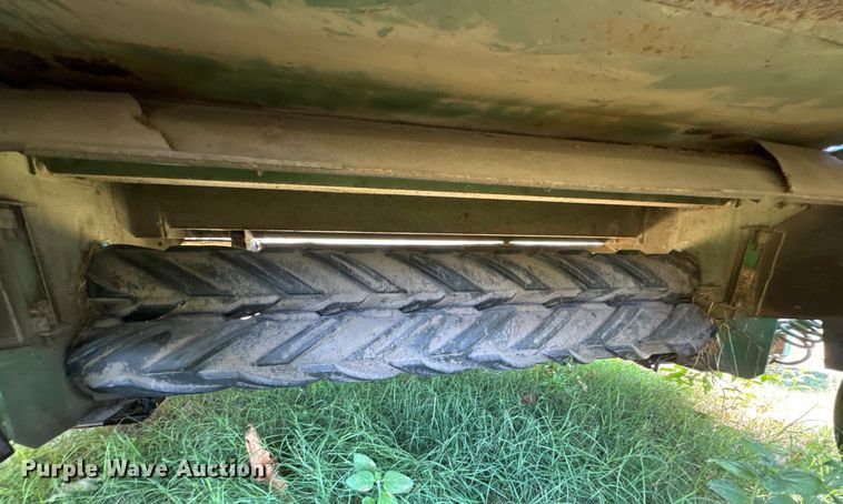 image for item DX1078 1988 John Deere 1460 windrower