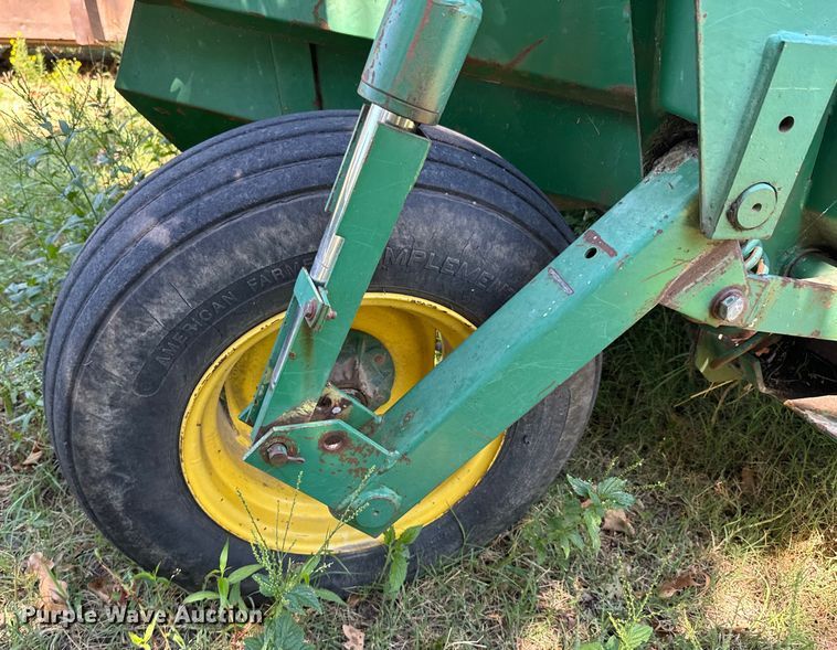 image for item DX1078 1988 John Deere 1460 windrower