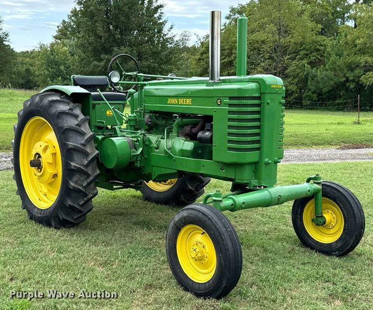 image for item DX1085 1948 John Deere G tractor