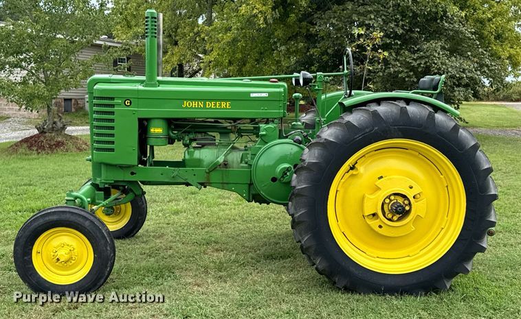 image for item DX1085 1948 John Deere G tractor