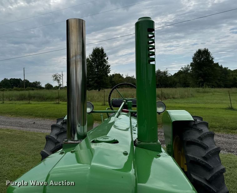 image for item DX1085 1948 John Deere G tractor