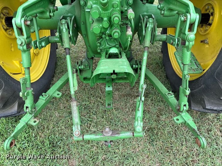 image for item DX1085 1948 John Deere G tractor