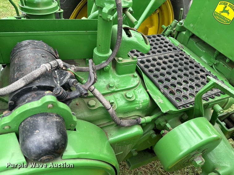 image for item DX1085 1948 John Deere G tractor