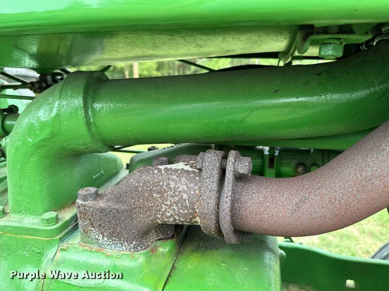 image for item DX1085 1948 John Deere G tractor