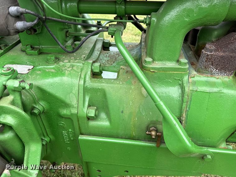 image for item DX1085 1948 John Deere G tractor