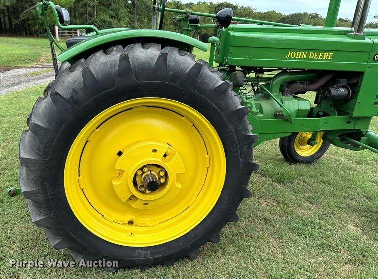 image for item DX1085 1948 John Deere G tractor