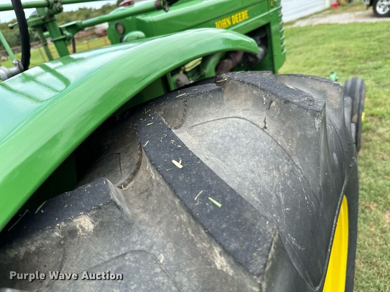 image for item DX1085 1948 John Deere G tractor