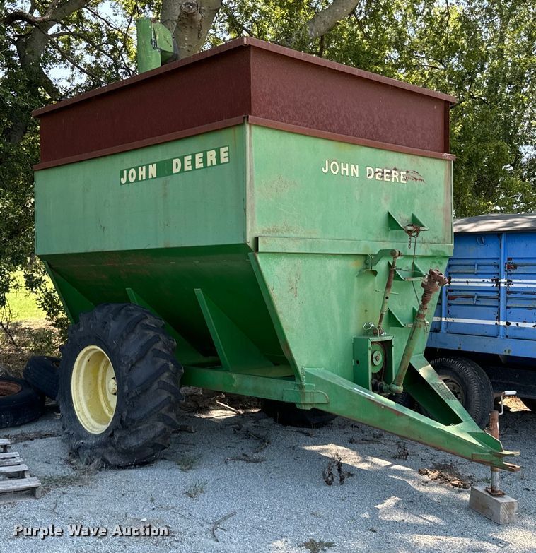 image for item DX1110 John Deere grain cart
