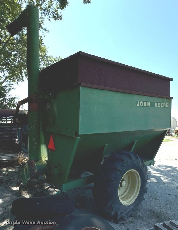 image for item DX1110 John Deere grain cart