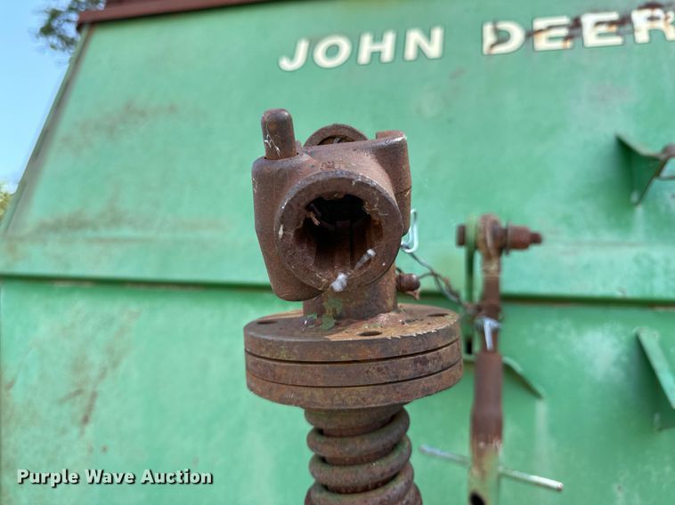 image for item DX1110 John Deere grain cart