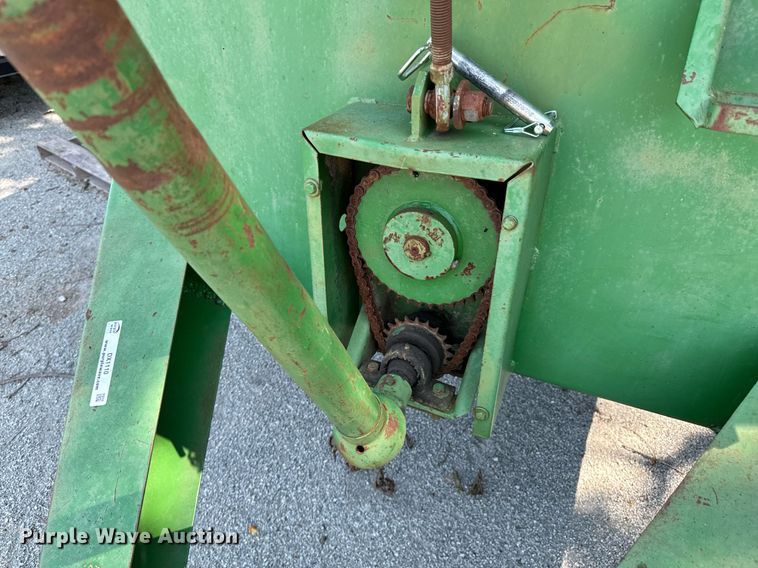 image for item DX1110 John Deere grain cart