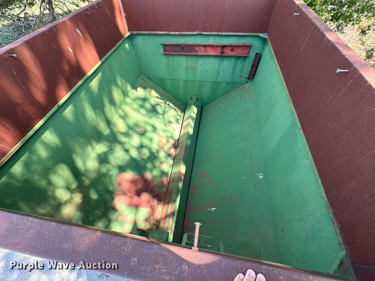 image for item DX1110 John Deere grain cart