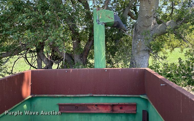 image for item DX1110 John Deere grain cart