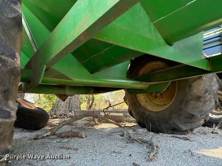 image for item DX1110 John Deere grain cart