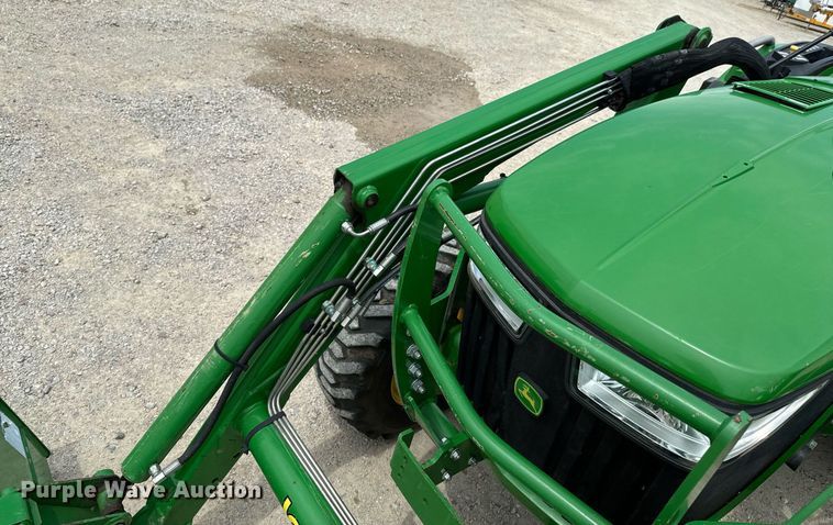 image for item DX1114 2018 John Deere 4044M MFWD tractor